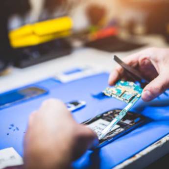 Comprar o produto de Especialista em Celulares - Atendimento Especializado e Reparos Rápidos em Painel/SC em Suporte Técnico em Painel, SC por Solutudo