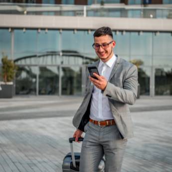 Comprar o produto de Viagens imediatas em Motoristas Particulares - Transportes Executivos em Campo Mourão, PR por Solutudo