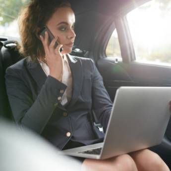 Comprar o produto de Serviços de viagens executivas personalizadas em Motoristas Particulares - Transportes Executivos em Campo Mourão, PR por Solutudo