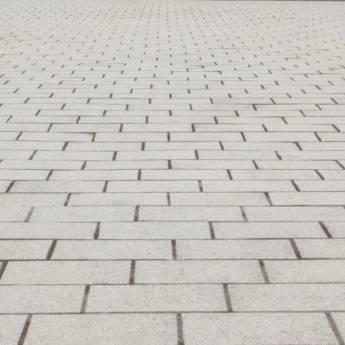 Comprar o produto de Piso Intertravado de Concreto – Resistência e Estética em Cuiabá/MT em Concretos em Cuiabá, MT por Solutudo