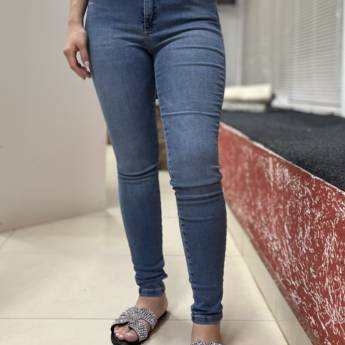 Comprar o produto de Calça skinny adulta Ognus em A Classificar pela empresa Lojas Dom Flavittos em Uberlândia, MG por Solutudo