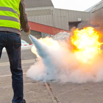 Comprar o produto de Regulamento de segurança contra incêndio  em Serviço de Prevenção e Combate à Incêndios em Botucatu, SP por Solutudo
