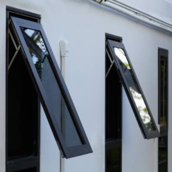 Comprar o produto de Esquadrias para janelas em Esquadrias em Matinhos, PR por Solutudo