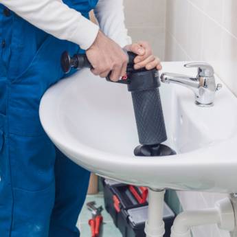 Comprar o produto de Desentupimento de Pias em Saneamento Básico em Águas Lindas de Goiás, GO por Solutudo