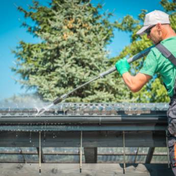 Comprar o produto de Limpeza de Calhas  em Saneamento Básico em Águas Lindas de Goiás, GO por Solutudo