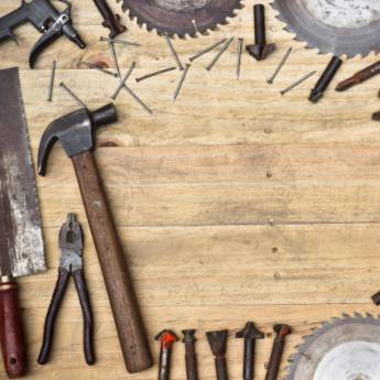 Comprar o produto de Conserto de Móveis em Marcenaria em Niterói, RJ por Solutudo