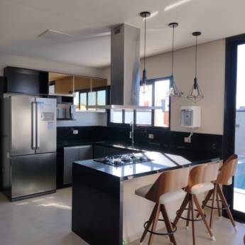 Comprar o produto de Balcão planejado para Lojas e Comércios em Alumínio em Móveis Planejados - Marcenarias em Peruíbe, SP por Solutudo