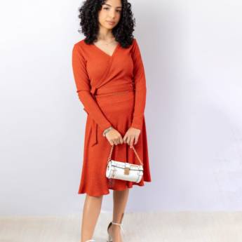 Comprar o produto de Confecção de roupa  em Confecções de Roupas em Botucatu, SP por Solutudo