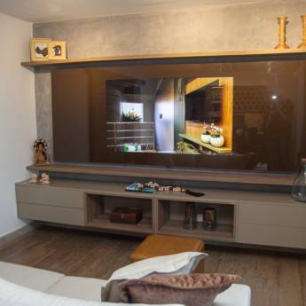 Comprar o produto de Estante para Home Theater em Móveis Planejados - Marcenarias em Feira de Santana, BA por Solutudo