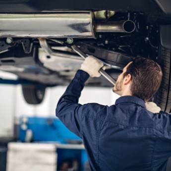 Comprar o produto de Mecânica de suspensão de carro: manutenção e reparos em Oficina Mecânica em Americana, SP por Solutudo