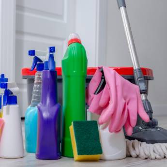 Comprar o produto de Limpeza Empresarial em Limpeza em Londrina, PR por Solutudo