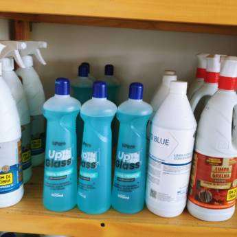Comprar o produto de Limpa Vidro  em Produtos de Limpeza pela empresa Higilimpe - Produtos de Higiene e Limpeza em Geral em Botucatu, SP por Solutudo