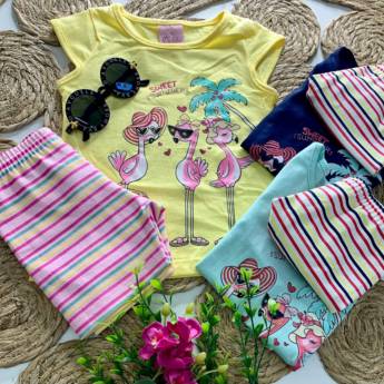 Comprar o produto de Conjunto para menina blusinha de flamingo  em Conjuntos Infantis em Foz do Iguaçu, PR por Solutudo