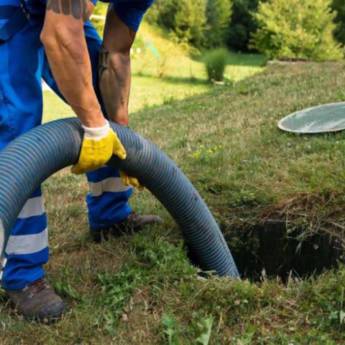Comprar o produto de Desentupimento de Redes de Água de Esgoto em Desentupimento  pela empresa F.T. Desentupidora e Limpa Fossa Bom Jesus dos Perdões em Bom Jesus dos Perdões, SP por Solutudo