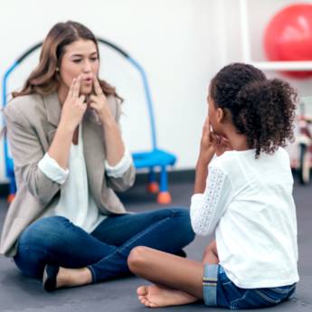 Comprar o produto de Fonoaudióloga em Guarapuava  em Fonoaudiologia em Guarapuava, PR por Solutudo