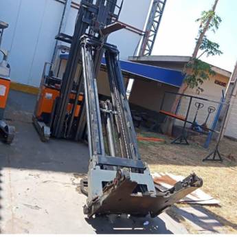 Comprar o produto de Manutenção de Empilhadeira a Combustão – Eficiência e Durabilidade em Cajamar/SP em Empilhadeiras em Cajamar, SP por Solutudo