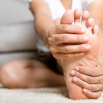 Comprar o produto de Tratamento de Feridas Diabéticas e Pós-Cirúrgicas em Franca: Cuidado e Recuperação - Clínica Roseli Rosendo em Podologia em Franca, SP por Solutudo