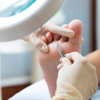 Comprar o produto de Podologia Pediátrica em Franca: Cuidado Especial para Pequenos Pés - Clínica Roseli Rosendo em Podologia em Franca, SP por Solutudo