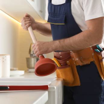 Comprar o produto de Desentupimento de Esgoto - Soluções Eficientes com Rapidez e Precisão - Curitiba/PR em Desentupidoras em Curitiba, PR por Solutudo