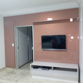 Comprar o produto de Painel de Quarto em MDF - Elegância e Funcionalidade para seu Espaço Pessoal em Móveis Planejados - Marcenarias em Luziânia, GO por Solutudo