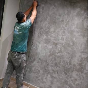 Comprar o produto de Aplicação de Cimento Queimado em Paredes - Estilo Moderno em Guarapari/ES em Pintura pela empresa FB Pinturas e Acabamentos em Guarapari, ES por Solutudo