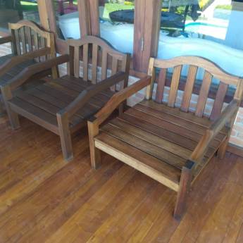 Comprar o produto de  Aplicação de Verniz em Madeiras - Proteção e Brilho em Guarapari/ES em Pintura pela empresa FB Pinturas e Acabamentos em Guarapari, ES por Solutudo