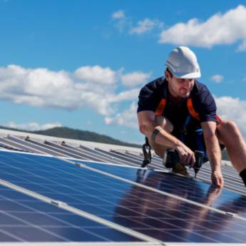 Comprar o produto de INVERSORES GROWATT - Potencializando sua Energia Solar - Eficiência e Confiabilidade Garantidas em Energia Solar em Brasília, DF por Solutudo