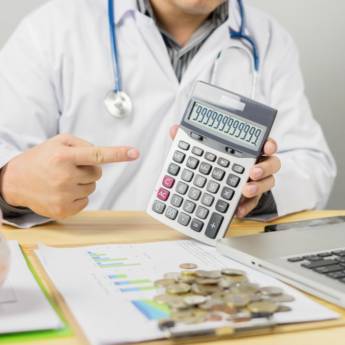 Comprar o produto de  Contabilidade para Médicos - Eficiência Financeira com Tranquilidade - Três Marias/MG em Contabilidade em Três Marias, MG por Solutudo