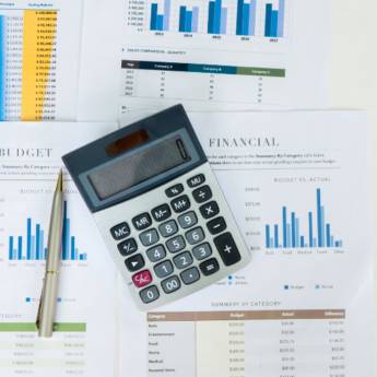 Comprar o produto de  Contabilidade para Restaurantes - Gestão Financeira Eficiente para Experiências Gastronômicas - Três Marias/MG em Contabilidade em Três Marias, MG por Solutudo