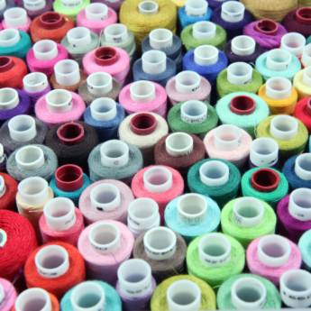 Comprar o produto de Linha de Costura em São Miguel - Comercial Inovafios em Artigos de Armarinho em São Paulo, SP por Solutudo