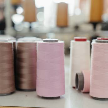 Comprar o produto de Linha de Costura na Vila Formosa - Comercial Inovafios em Artigos de Armarinho em São Paulo, SP por Solutudo