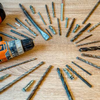 Comprar o produto de Brocas  em Ferramentas e Materiais em Botucatu, SP por Solutudo