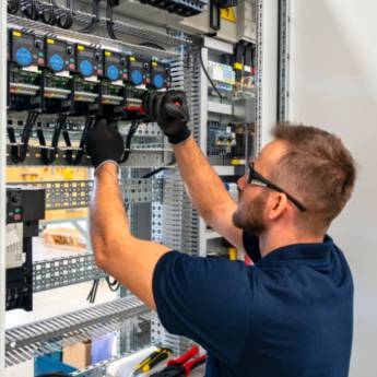 Comprar o produto de Serviços Elétricos em Serviços Elétricos em Botucatu, SP por Solutudo