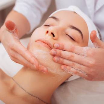 Comprar o produto de Limpeza de pele em Clínicas de Estética e Beleza em Aracaju, SE por Solutudo