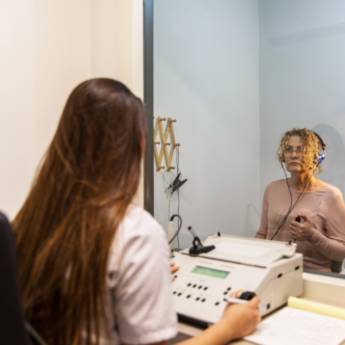 Comprar o produto de Audiometria - Preservando a Audição com Precisão e Conforto em Clínica Médica em São João de Meriti, RJ por Solutudo