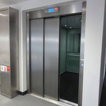 Comprar o produto de Modernização Tecnológica de Elevadores - Inovação e Eficiência com Apex Elevadores em Elevadores em Guarujá, SP por Solutudo