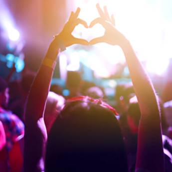 Comprar o produto de Transporte VIP para Shows e Eventos – Exclusividade e Conforto com WR TURISMO em Viagens e Turismo em Goiânia, GO por Solutudo