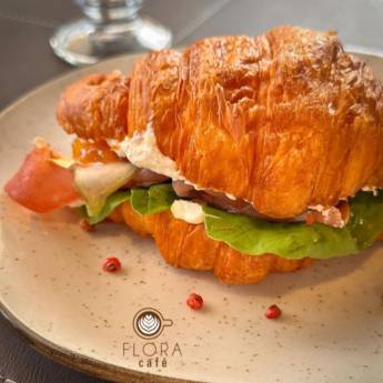Comprar o produto de Croissant Parma e Figo em Delicatessen em Mineiros, GO por Solutudo