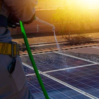 Comprar o produto de Limpeza e Manutenção de Sistema Fotovoltaico - Maximize Sua Eficiência Energética - Grande São Paulo em Energia Solar em Osasco, SP por Solutudo