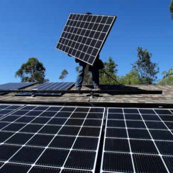 Comprar o produto de Empresa de Energia Solar - Barbosa Serviços - Líder em Soluções de Energia Solar - Grande São Paulo em Energia Solar pela empresa Barbosa Serviços em Osasco, SP por Solutudo