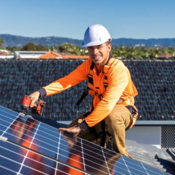 Comprar o produto de Usina Solar Fotovoltaica - Energia Limpa para Grandes Empresas - Belém em Energia Solar em Belém, PA por Solutudo