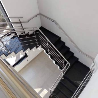 Comprar o produto de Escadas em Serralherias - Estruturas pela empresa Art inox Botucatu em Botucatu, SP por Solutudo