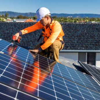Comprar o produto de Painéis Solares Fotovoltaicos - Eficiência e Sustentabilidade para sua Casa - Castanhal em Energia Solar em Castanhal, PA por Solutudo