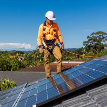 Comprar o produto de Sistema On-Grid - Eficiência Energética e Sustentabilidade em Rondonópolis em Energia Solar em Rondonópolis, MT por Solutudo