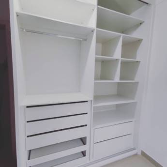 Comprar o produto de Armários Embutidos - Organização Discreta - Toque Montreal no Espaço em Móveis Planejados em Santos, SP por Solutudo Comprar o produto de Armários Embutidos - Organização Discreta - Toque Montreal no Espaço em Móveis Planejados em Santos, SP por Solutudo