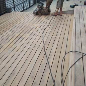 Comprar o produto de Lixador de Assoalho - Renovação e Beleza - Joinville, SC em Pisos e Revestimentos em Joinville, SC por Solutudo