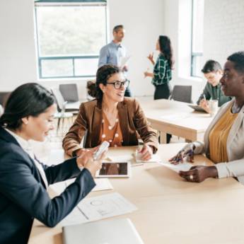 Comprar o produto de  Consultoria Contábil - Orientação Especializada para o Sucesso Financeiro  em Contabilidade em Magé, RJ por Solutudo