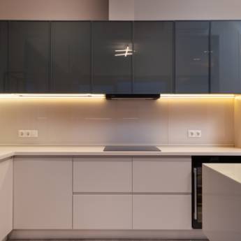 Comprar o produto de Armário de Cozinha Planejado - Organização e Estilo Sob Medida - São José em Móveis Planejados - Marcenarias em Florianópolis, SC por Solutudo Comprar o produto de Armário de Cozinha Planejado - Organização e Estilo Sob Medida - São José em Móveis Planejados - Marcenarias em Florianópolis, SC por Solutudo