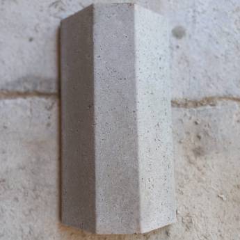 Comprar o produto de Pingadeira - Proteção e Durabilidade para Construções em Pardinho em Artefatos de Cimento em Pardinho, SP por Solutudo