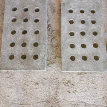 Comprar o produto de Grelha - Solução Eficiente para Drenagem em Pardinho em Artefatos de Cimento em Pardinho, SP por Solutudo